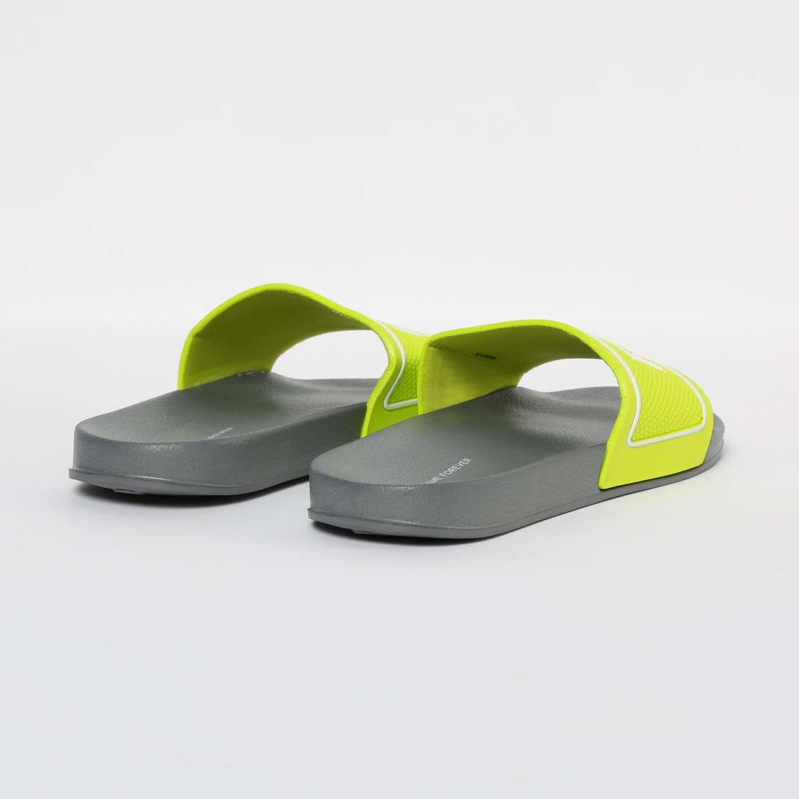 FAME FOREVER Typographic Print Textured Slippers