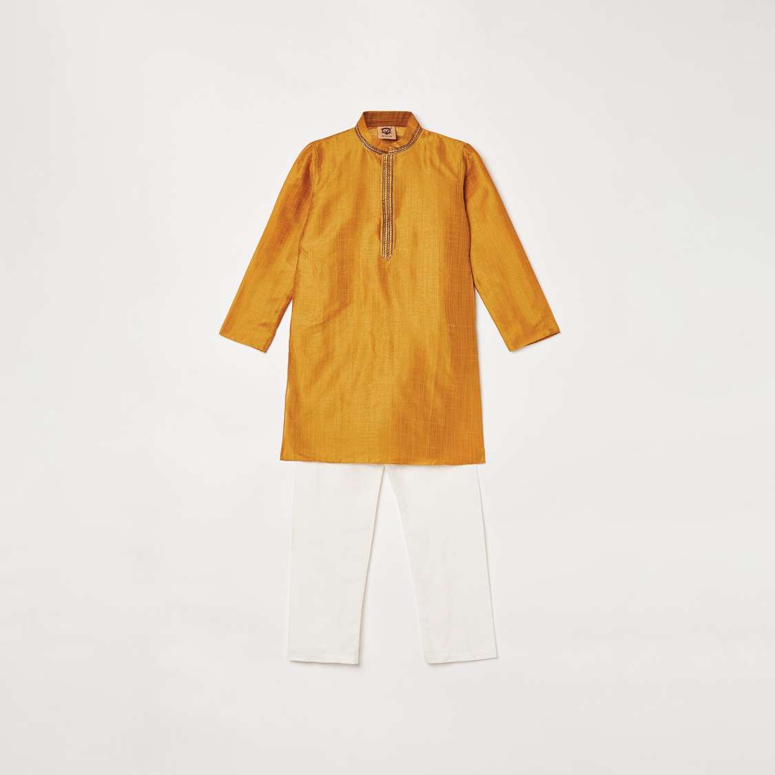 MANYAVAR Textured Kurta with Solid Elasticated Pyjama