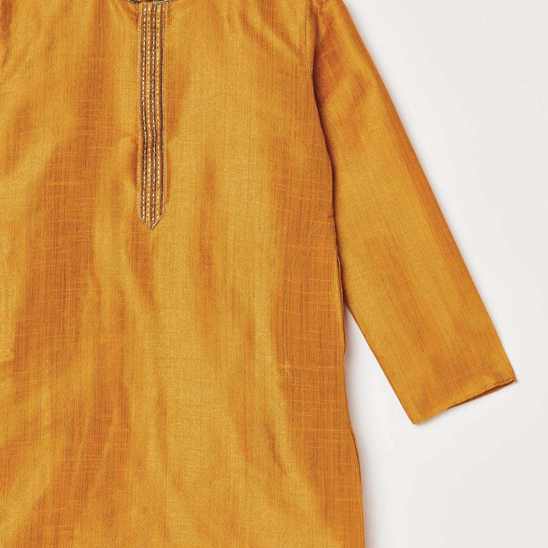 MANYAVAR Textured Kurta with Solid Elasticated Pyjama