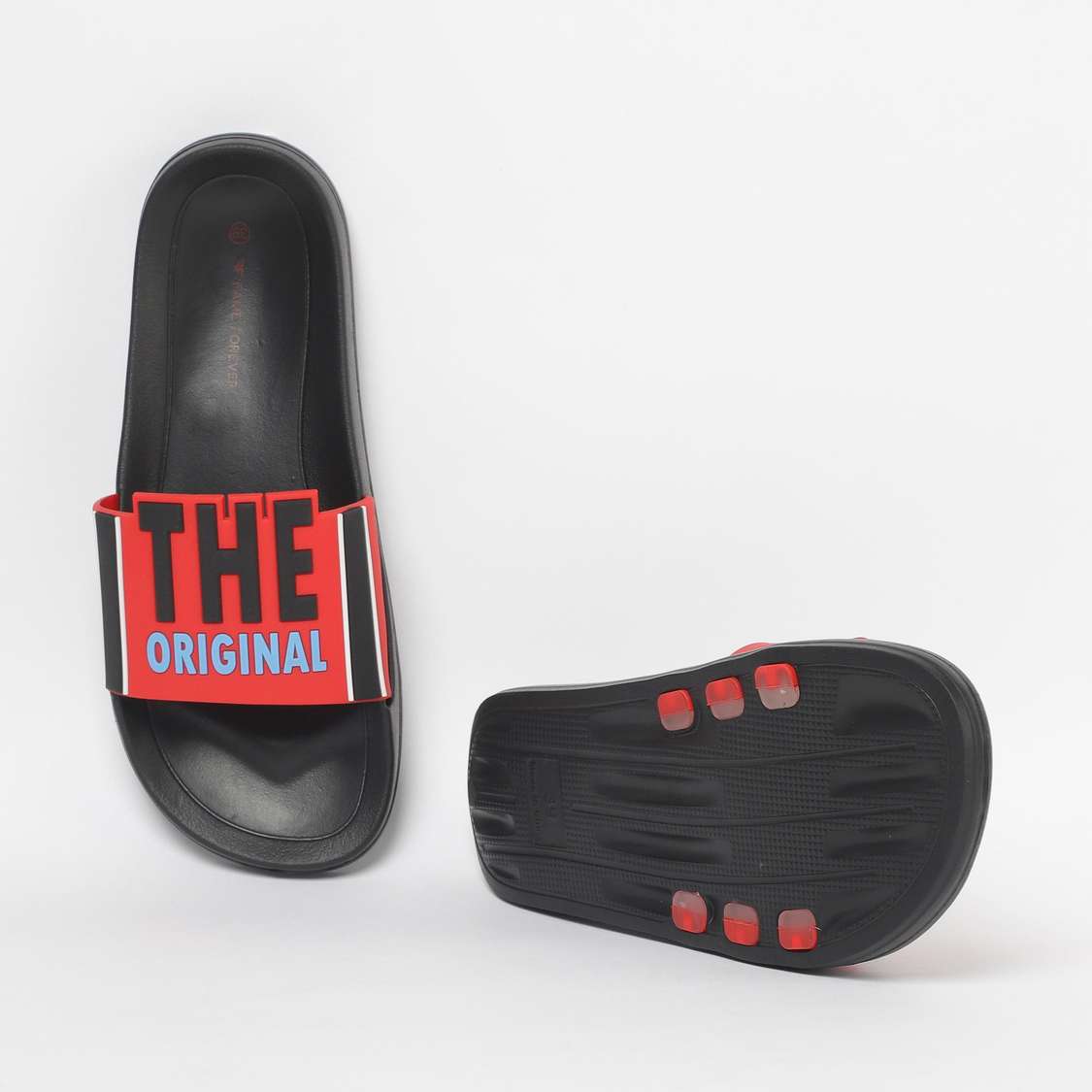 FAME FOREVER Boys Appliqued Sliders
