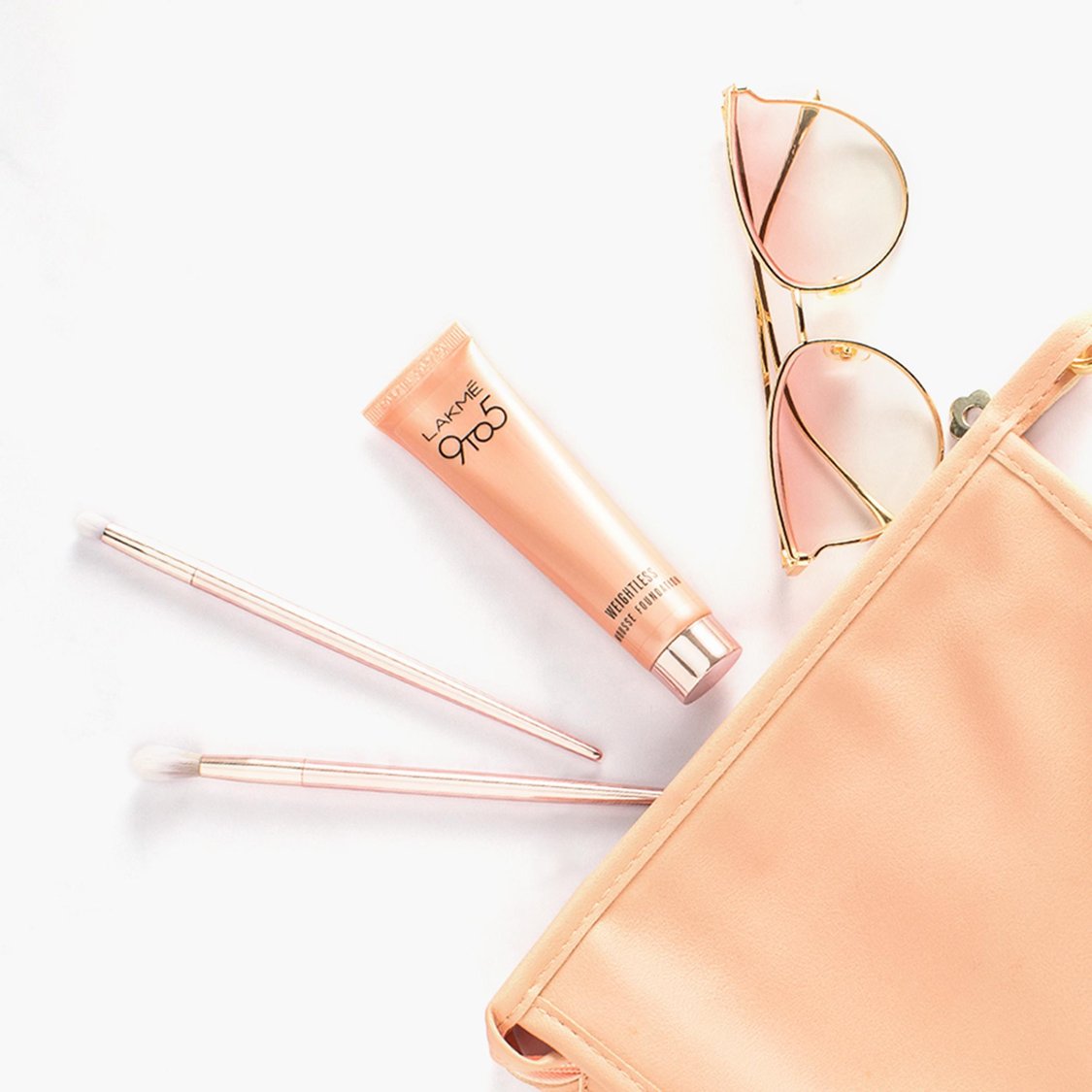LAKME 9 to 5 Weightless Mousse Foundation