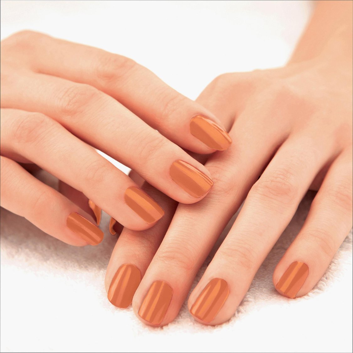LAKME 9To5 Primer + Gloss Nail Colour- Peach Puff- 6ml