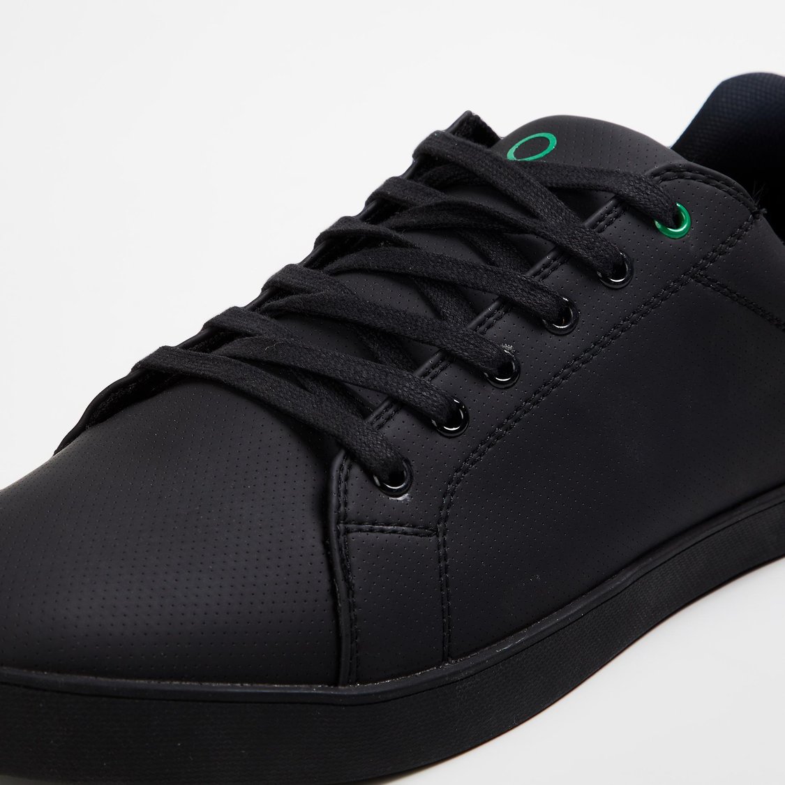 Buy UNITED COLORS OF BENETTON Men Solid Sneakers from United Colors of Benetton at just INR 3199.0