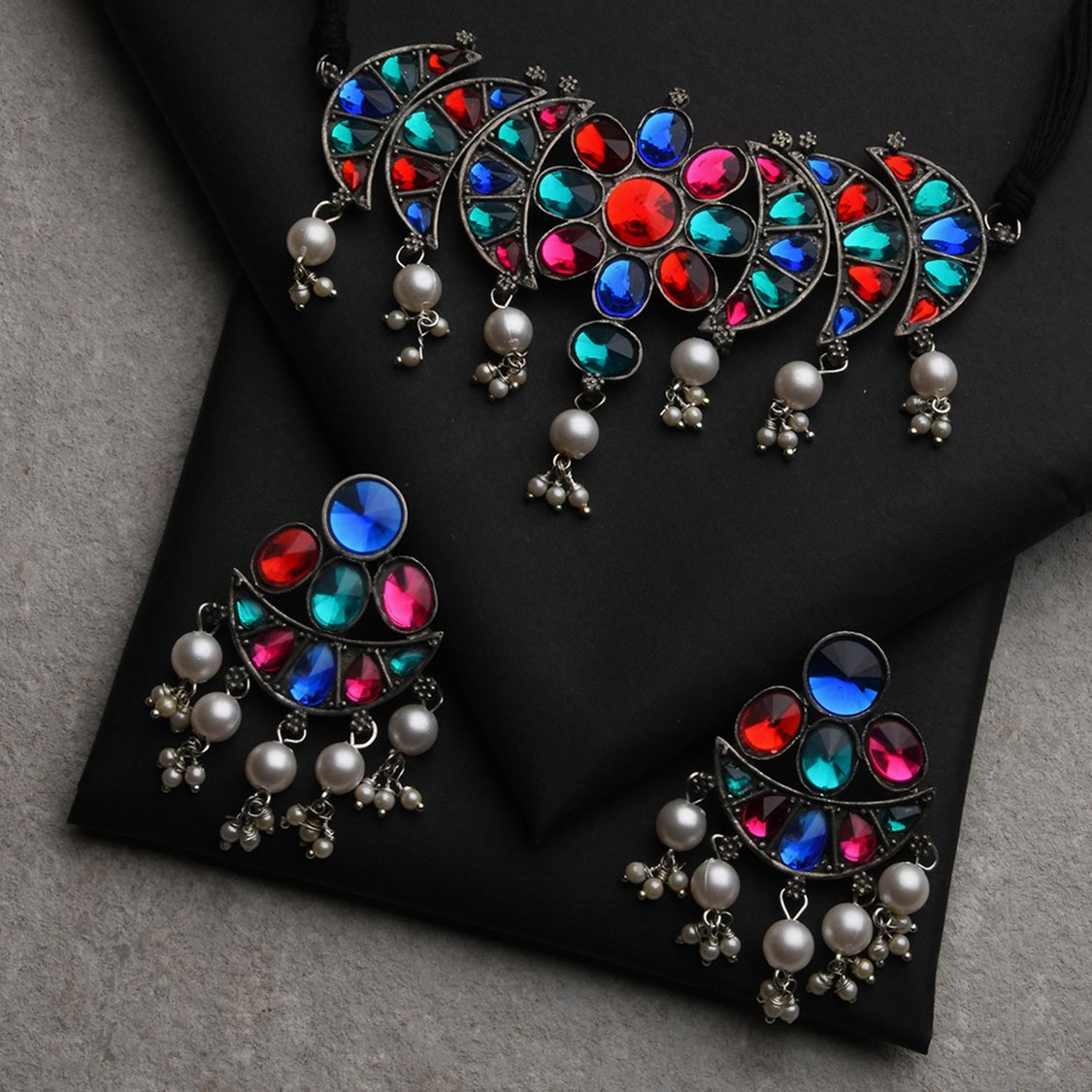 FIDA Women Embellished Bolo Clasp Necklace Set