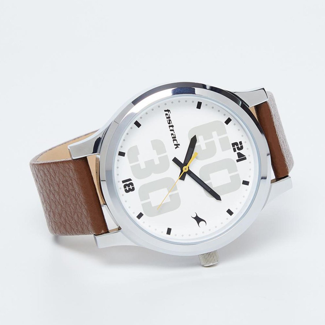 Buy FASTRACK Bold Font Men Analog Watch NR38051SL06 from Fastrack at just INR 1895.0