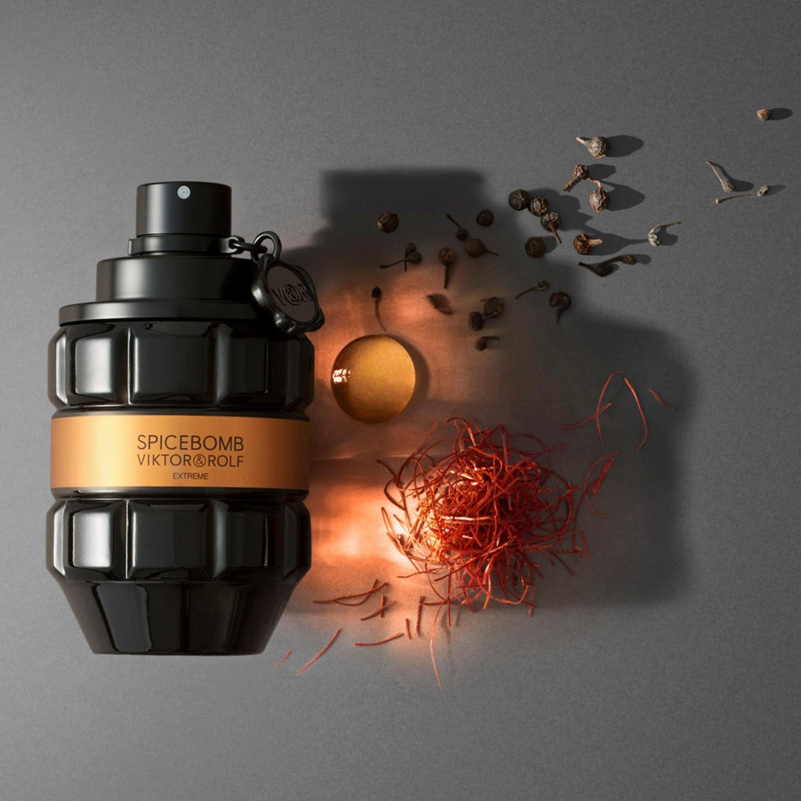香水(男性用) Spicebomb extreme 90ml  edp Spicebomb Extreme Men's Cologne | Viktor & Rolf Official Site