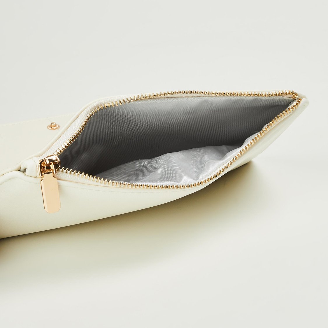 GINGER Women Solid Push-Button Bi-Fold Wallet