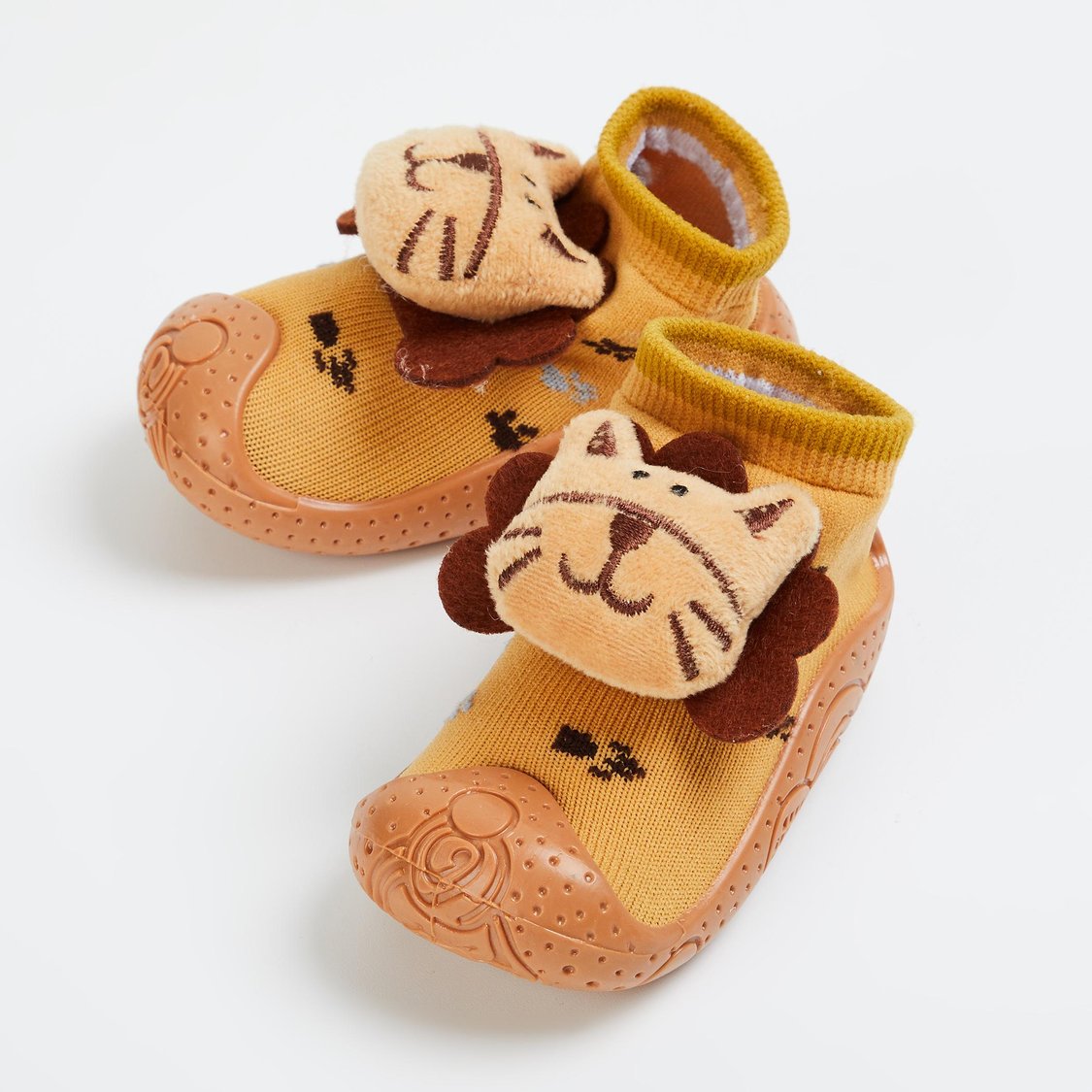 FAME FOREVER Boys Bear Detailed Slip-On Shoes