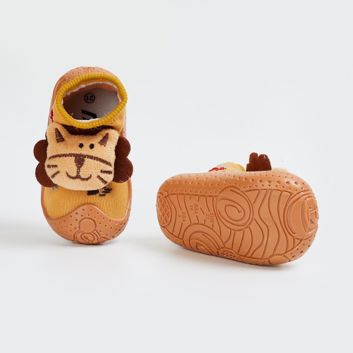 FAME FOREVER Boys Bear Detailed Slip-On Shoes