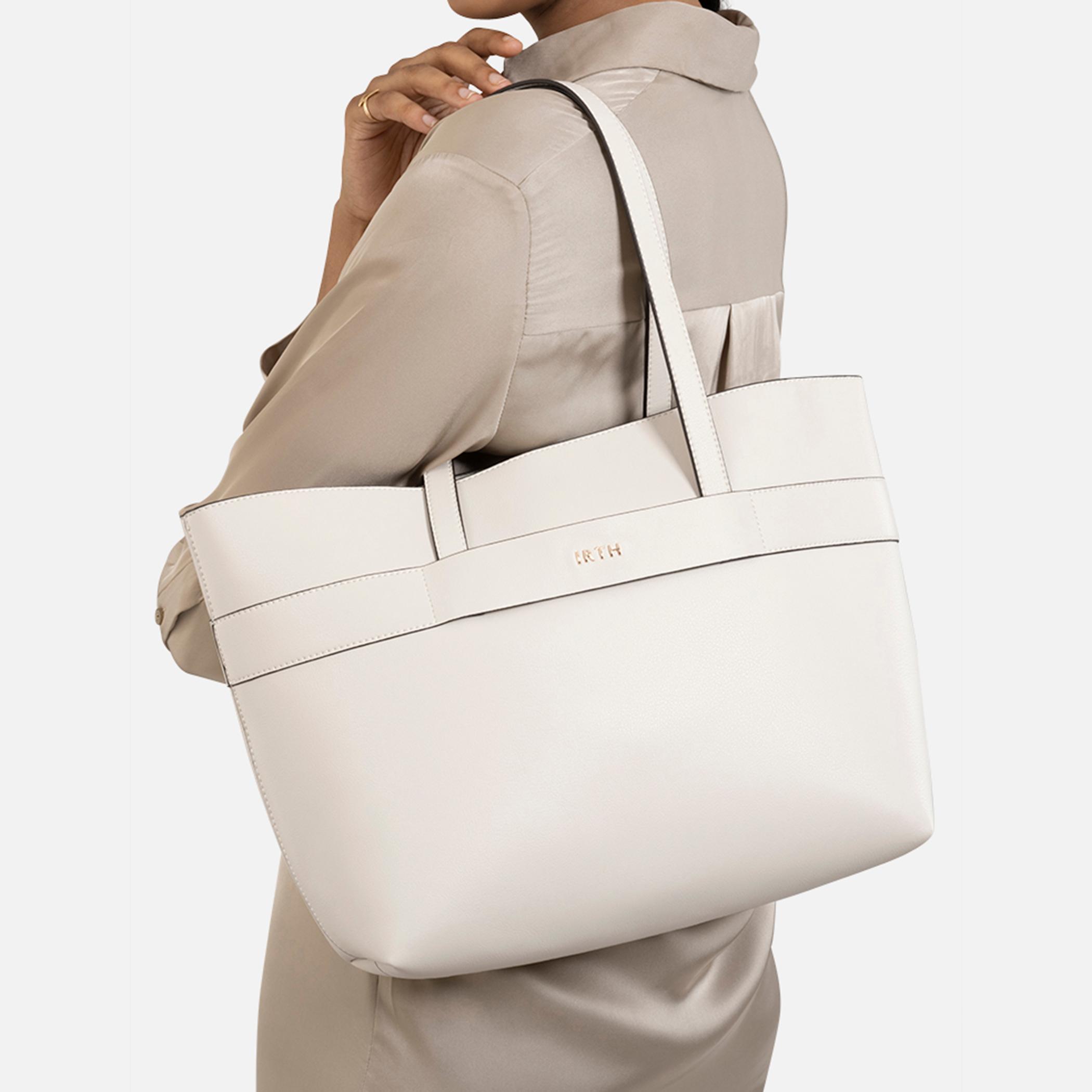 IRTH Women Solid Tote Bag