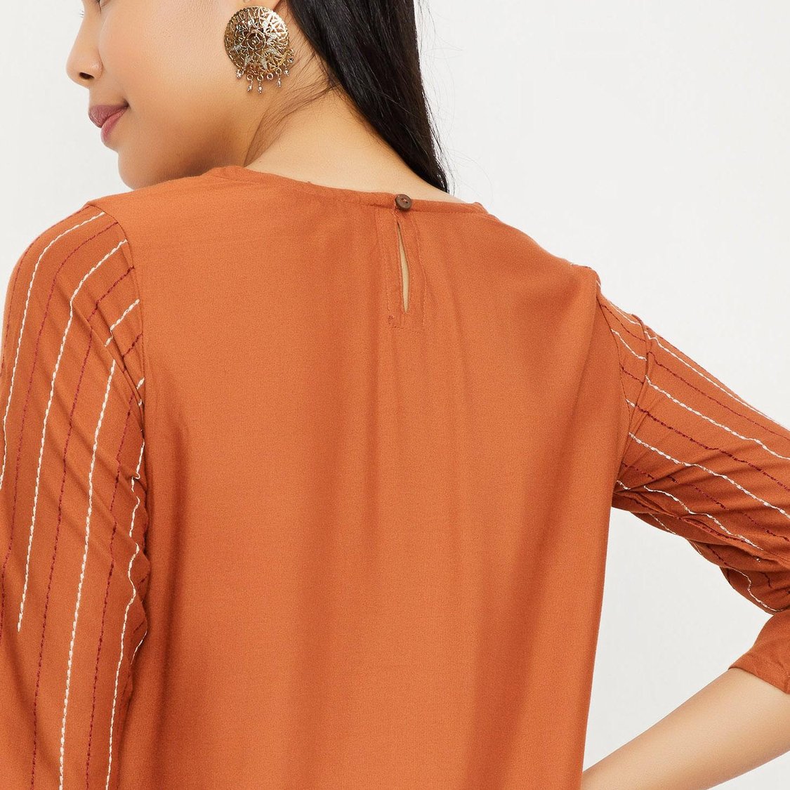 Women Embroidered Cotton Straight Kurta