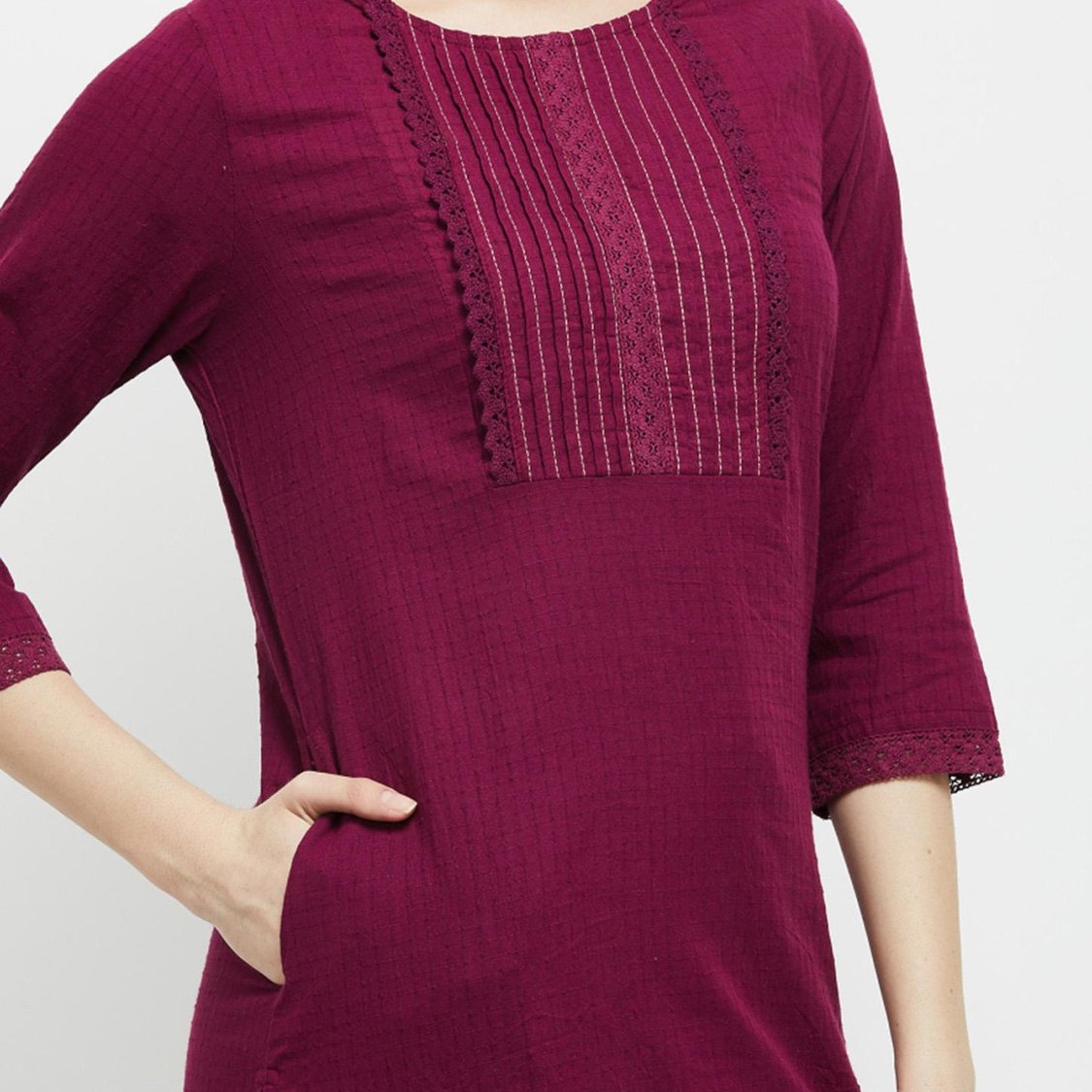 Women Checked Straight Kurta