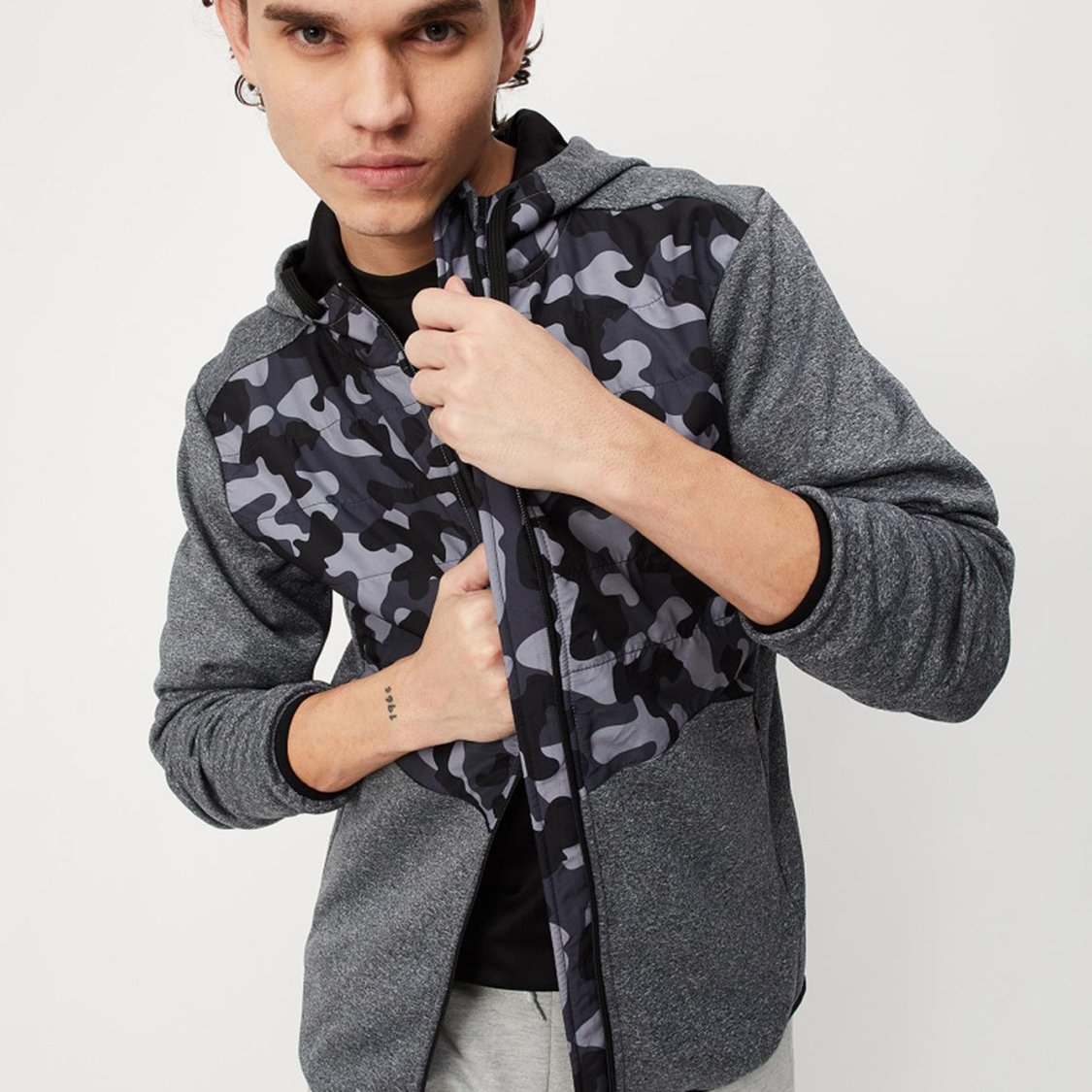 Men Camouflage Printed Hooded Jacket