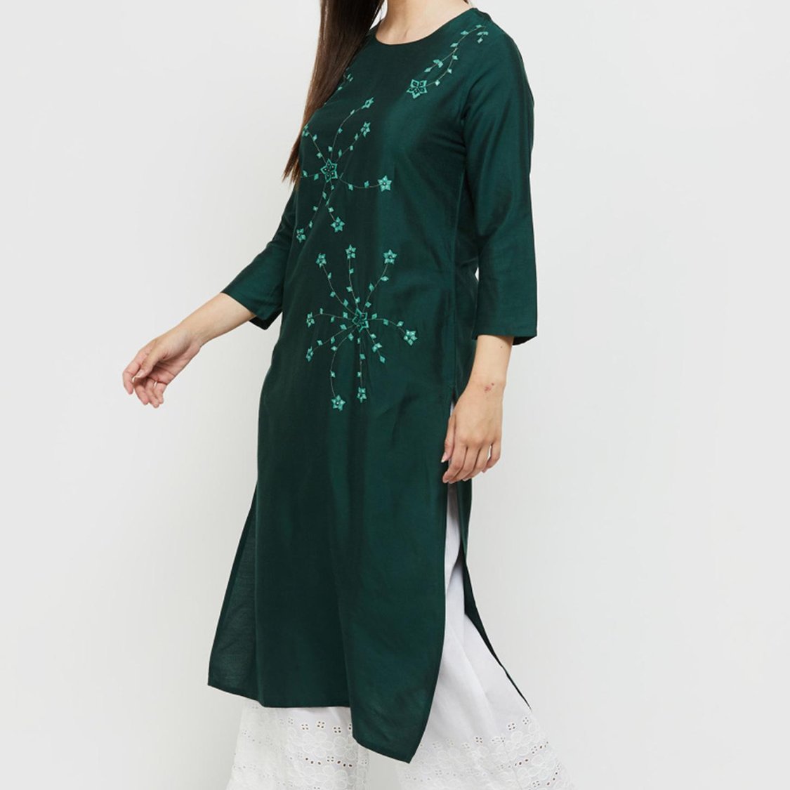 Women Embroidered Straight Kurta