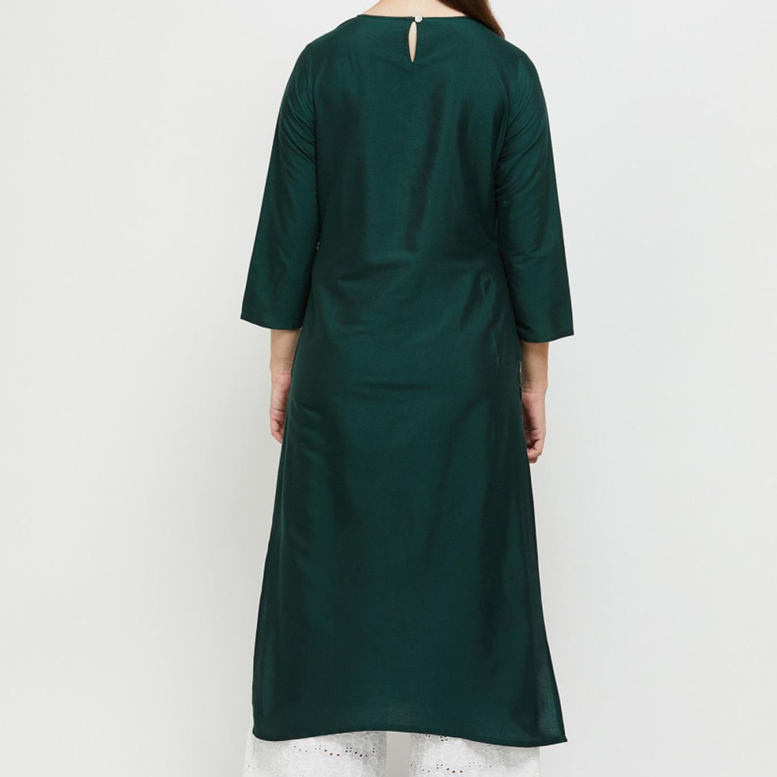 Women Embroidered Straight Kurta