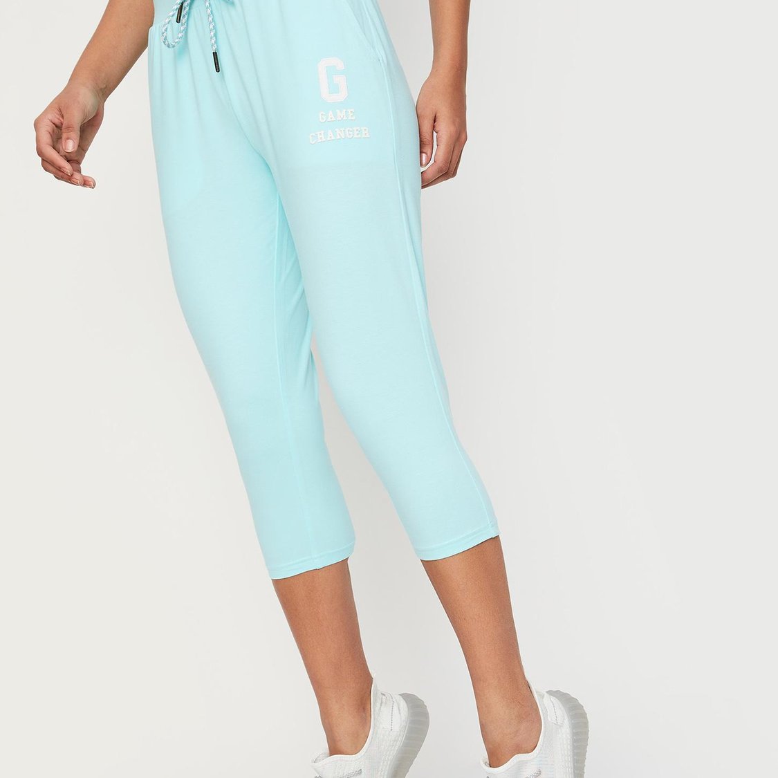 Women Typographic Printed Slim Fit Capris