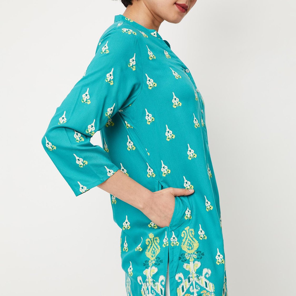 Women All-Over Printed Band Collar Straight Kurta