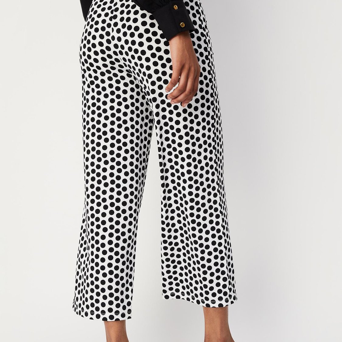 Women Printed Culottes with Button Accents