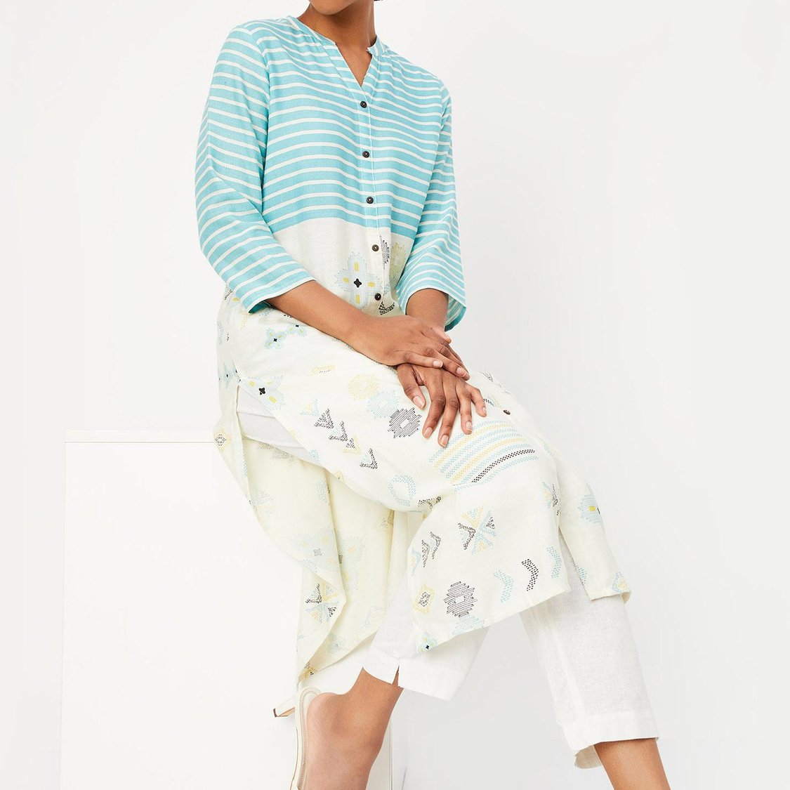 Women Striped Straight Kurta