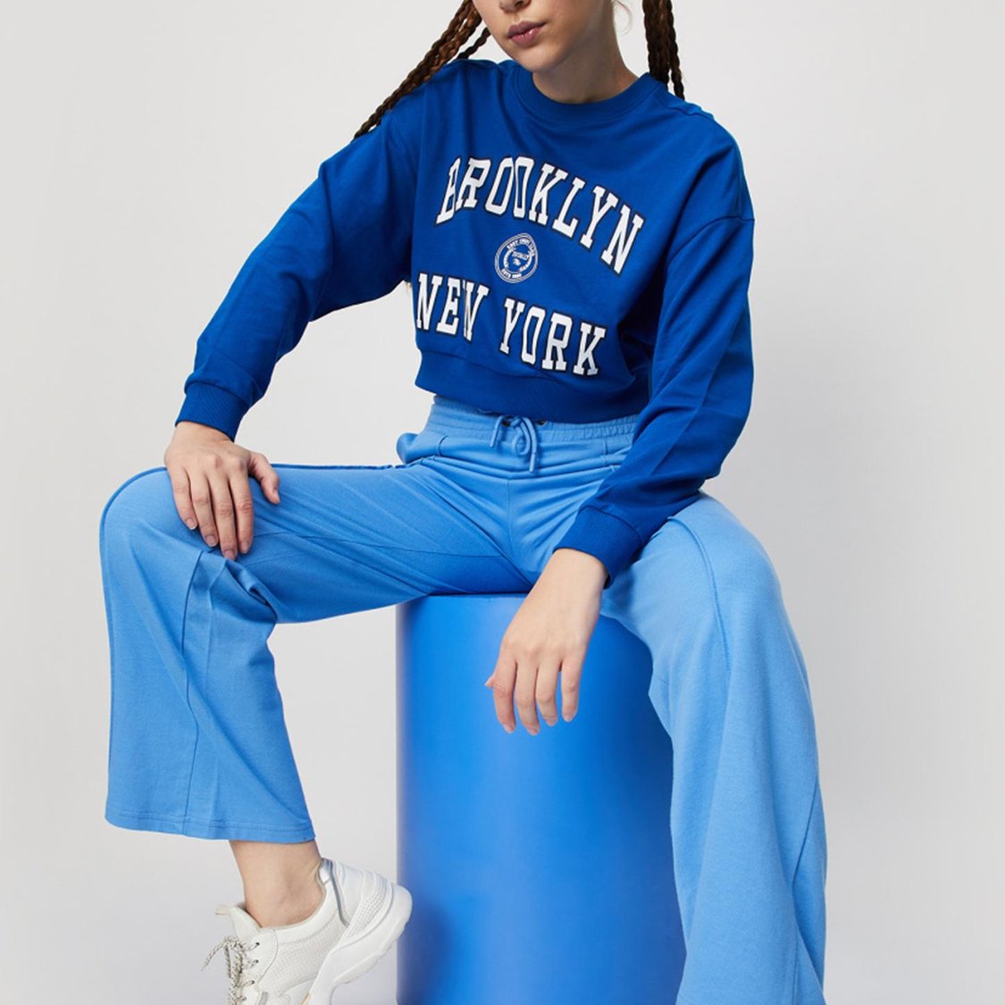 Women Crop Graphic Print Sweatshirt
