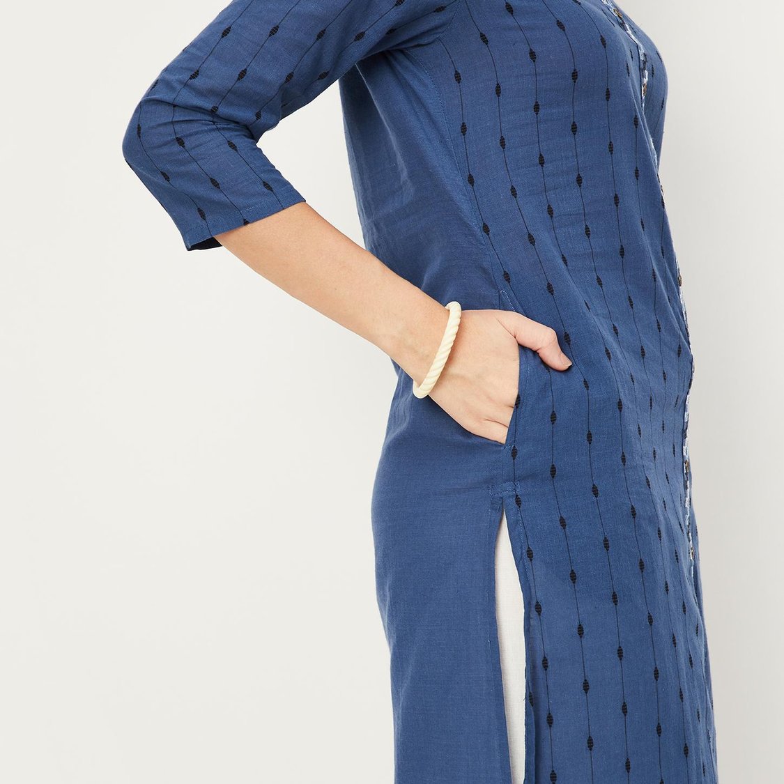 Women Embroidered Straight Kurta