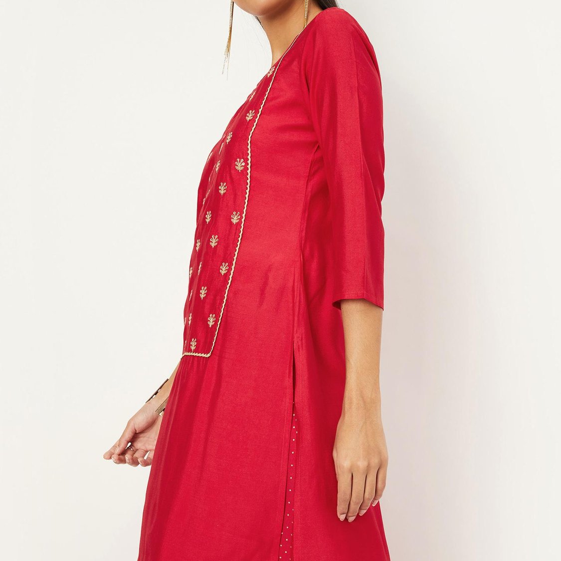 Women Embroidered Straight Kurta