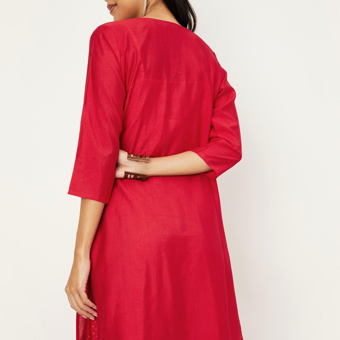 Women Embroidered Straight Kurta