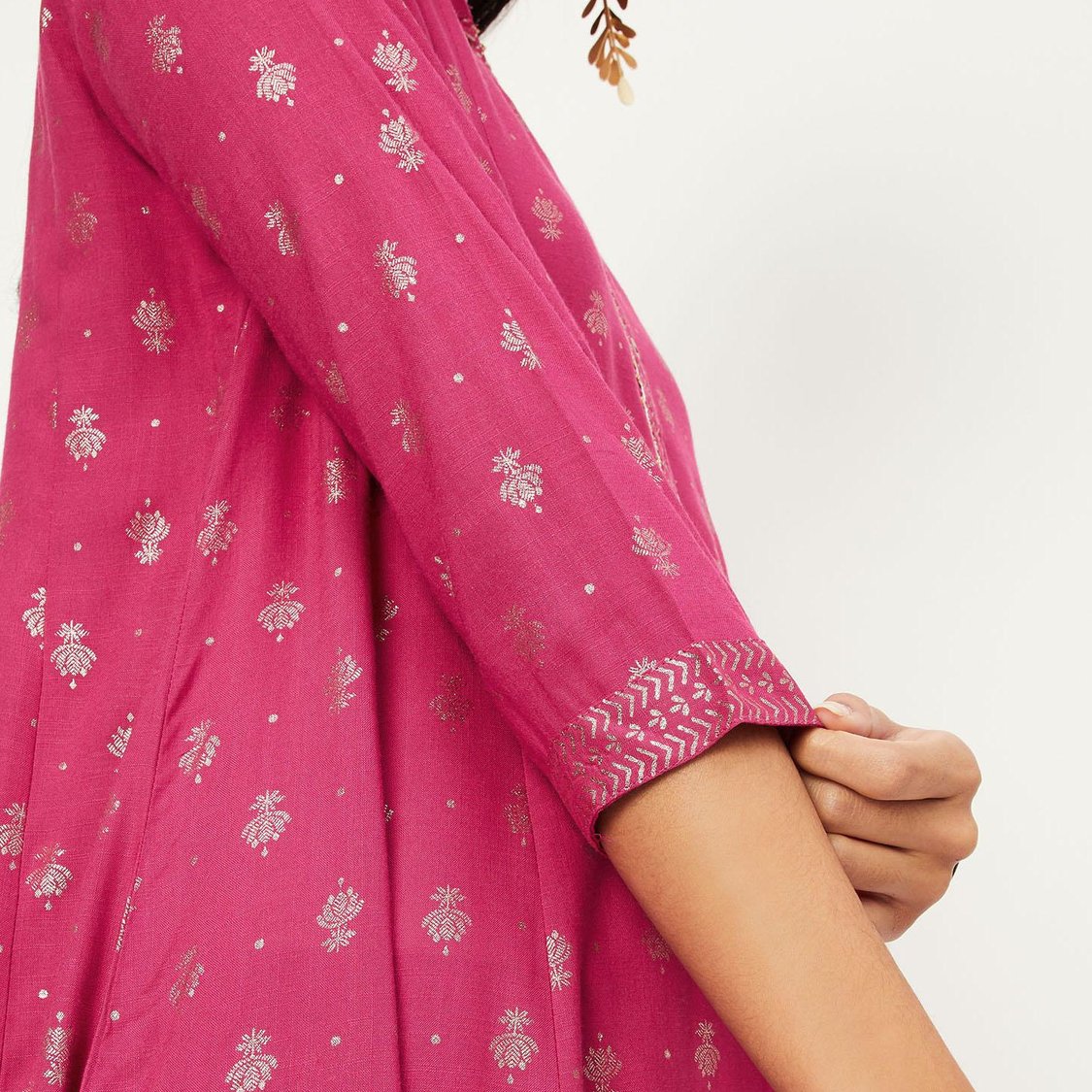 Women Woven Kalidar Kurta