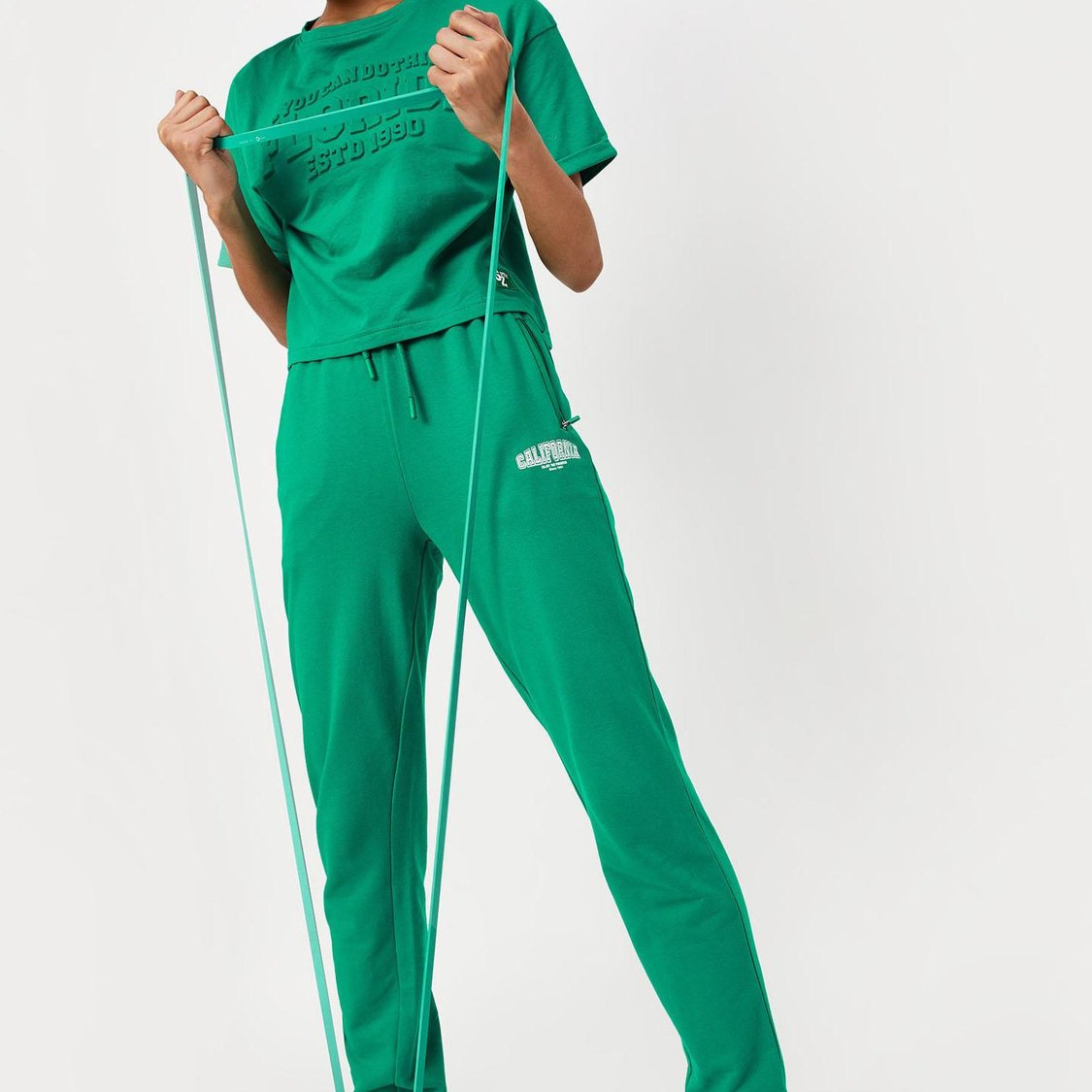 Women Athleisure Joggers with Zip Pockets