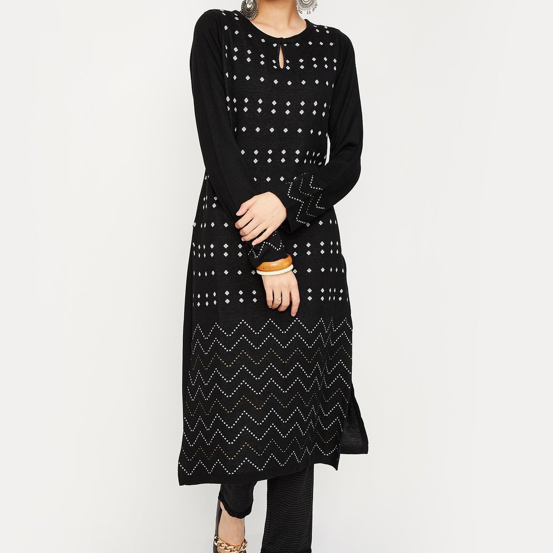 Women Jacquard Keyhole Neck Winter Kurta