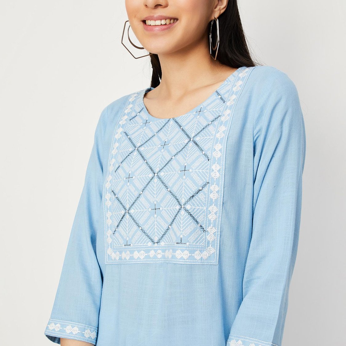 Women Embroidered Straight Kurta