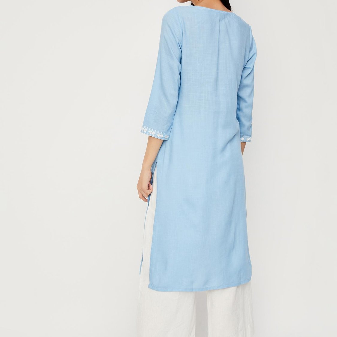Women Embroidered Straight Kurta