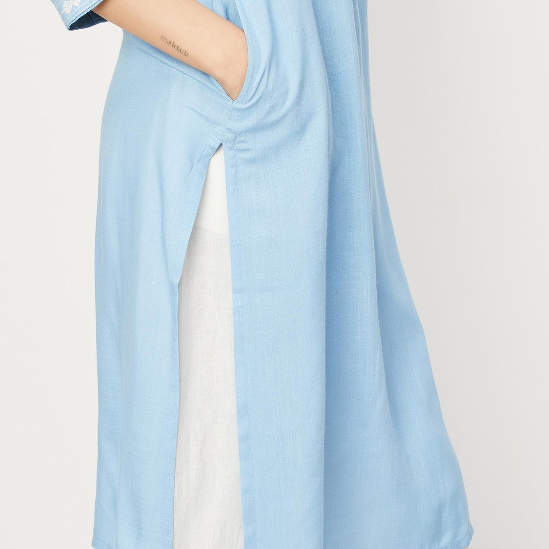 Women Embroidered Straight Kurta