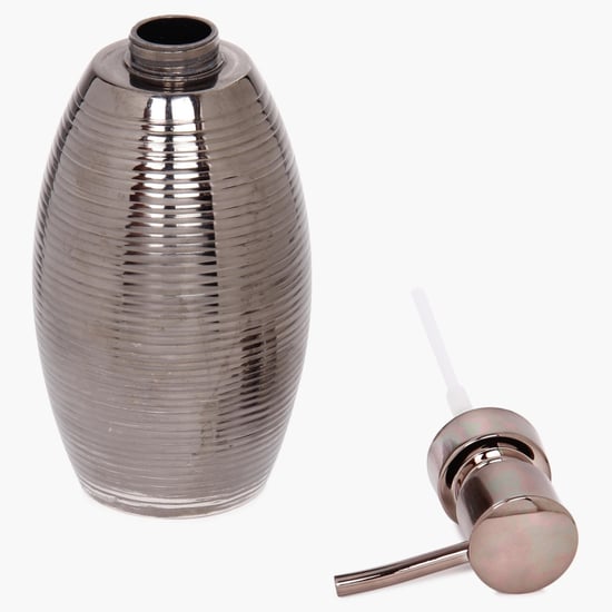 Ribbed Soap Dispenser