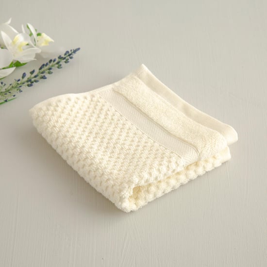 Marshmallow Solid Single Pc. Face Towel - 30 cm x 30 cm - Cotton - Cream - 550 GSM