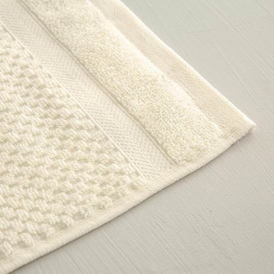 Marshmallow Solid Single Pc. Face Towel - 30 cm x 30 cm - Cotton - Cream - 550 GSM