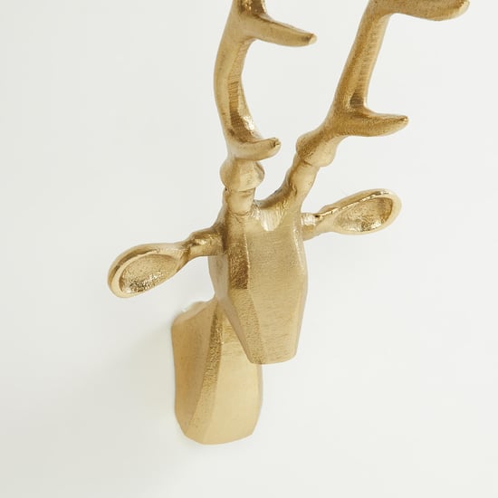 Splendid Metal Reindeer Figurine