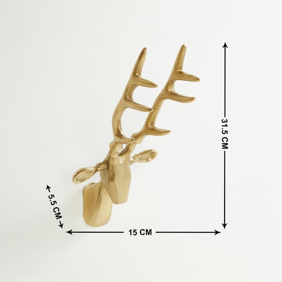 Splendid Metal Reindeer Figurine