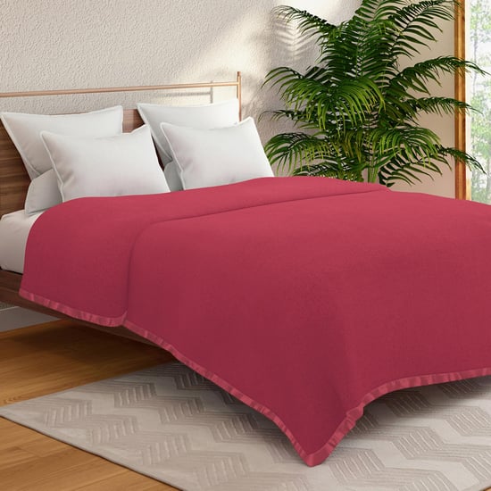 PORTICO Unwind Red Solid Cotton Queen Blanket