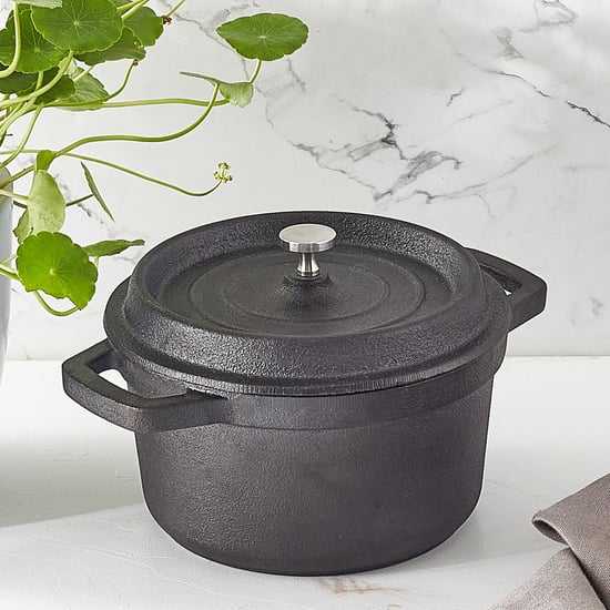 Chef Special Cast Iron Mini Casserole with Lid - 800ml