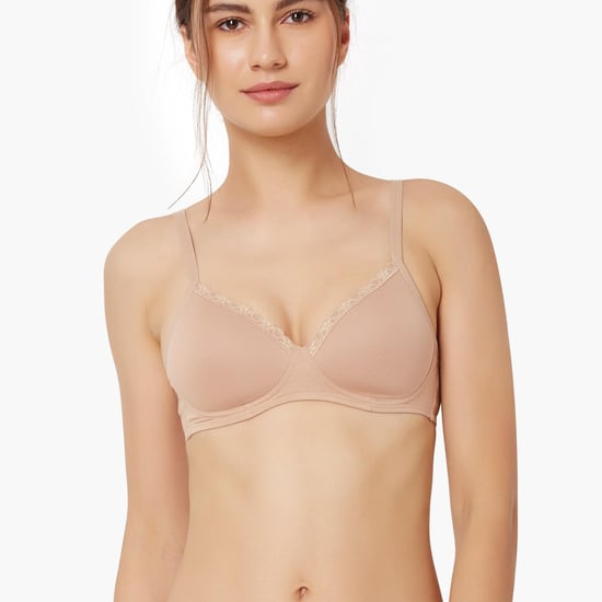 AMANTE Curvy Trim Padded Non-Wired Bra
