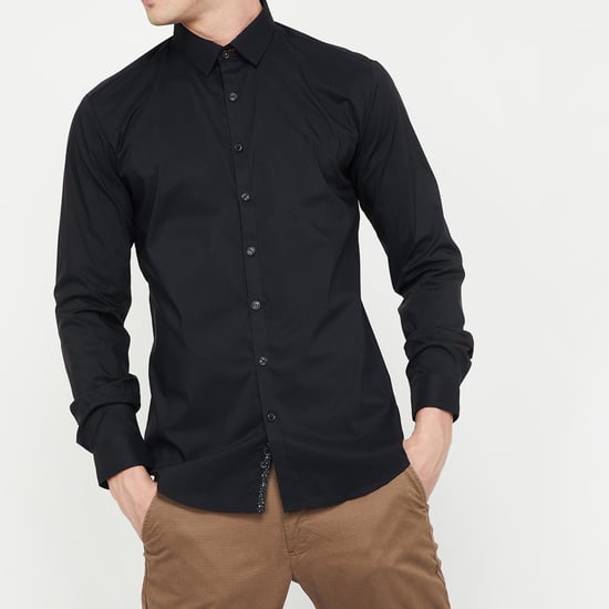 V DOT Solid Skinny Fit Casual Shirt