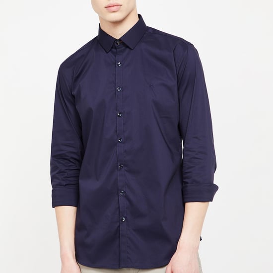 V DOT Solid Skinny Fit Casual Shirt