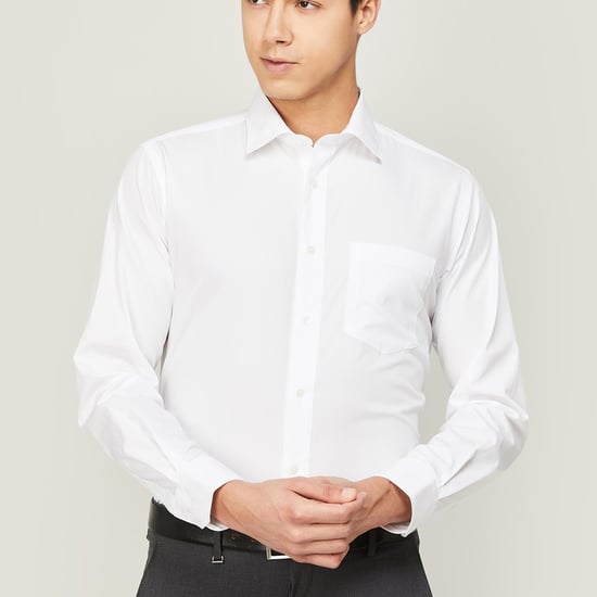 VAN HEUSEN Men Solid Regular Fit Formal Shirt