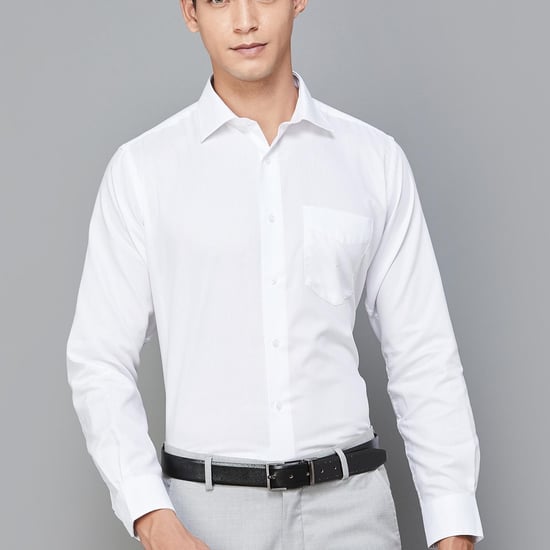 VAN HEUSEN Men Solid Regular Fit Formal Shirt