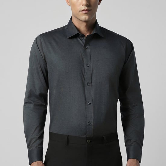 VAN HEUSEN Men Solid Regular Fit Formal Shirt