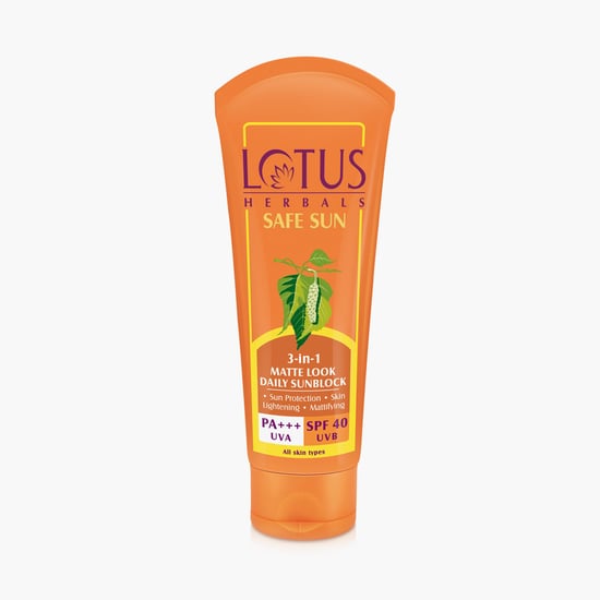 LOTUS Herbals Safe Sun 3-In-1 Matte Look Daily Sunblock PA+++ Spf 40