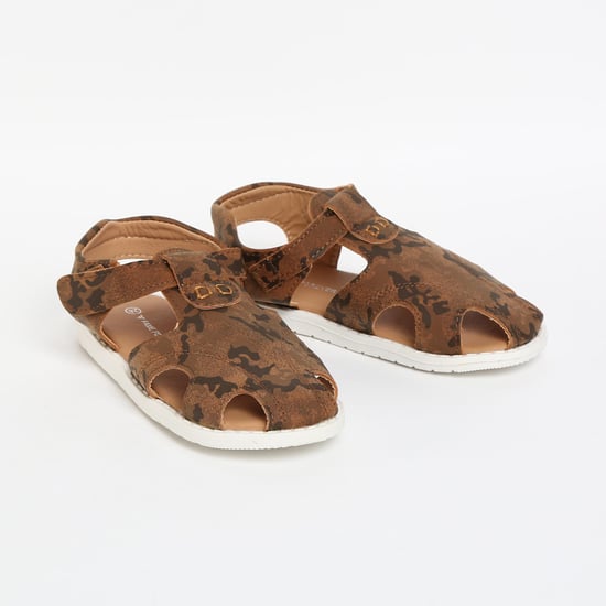 FAME FOREVER Printed Sandals