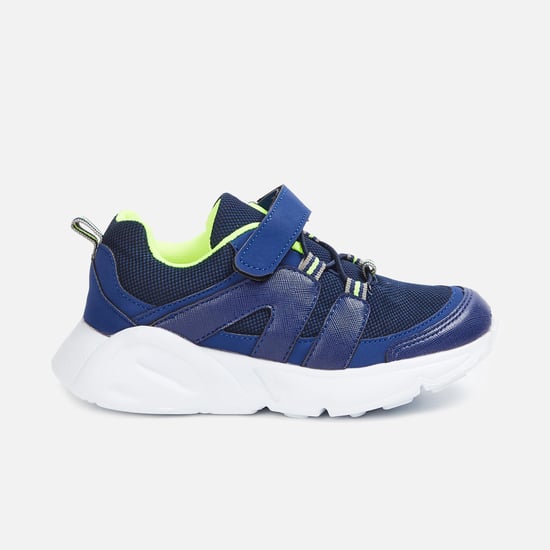 FAME FOREVER Boys Mesh Velcro-Strap Shoes