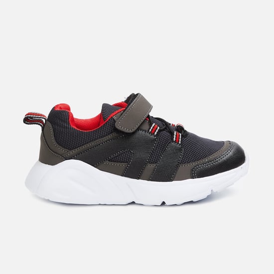 FAME FOREVER Boys Mesh Velcro-Strap Shoes